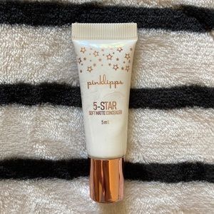 ✨ 5/$25 item - Pinklipps 5-Star Soft Matte Concealer